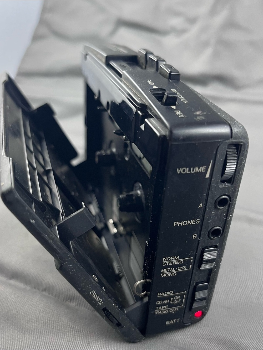 JVC CX-F100 Portable Cassette Player And AM/FM Walkman Works Hyper-Bass Auto Rev - Picture 11 of 13